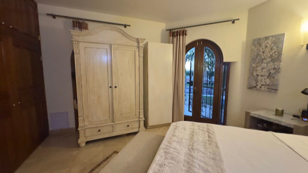 04C5E203-F83D-4D85-8AB4-9514C6D3D318