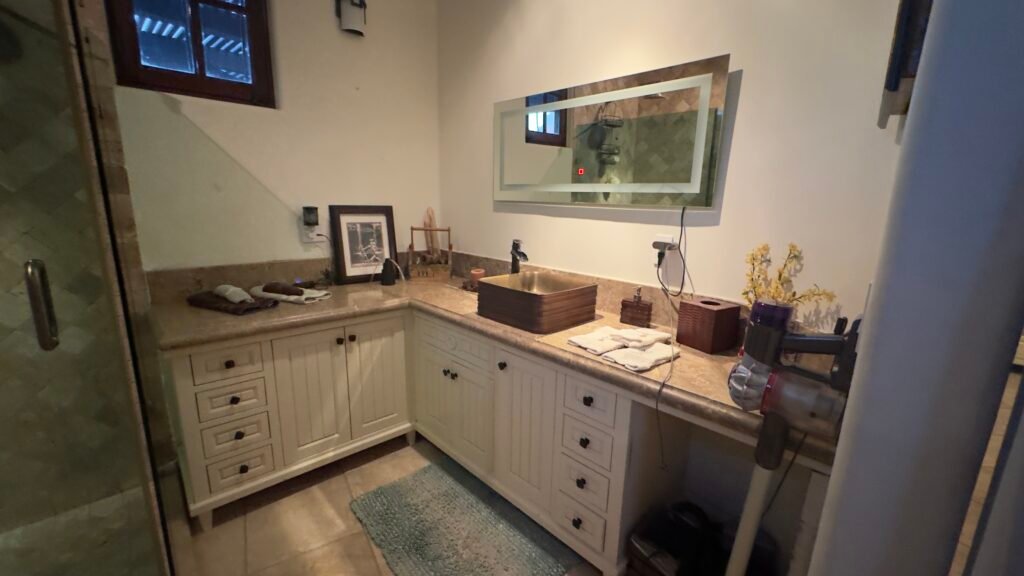 19EB30FE-54F9-41EE-8551-4B2730908BE6