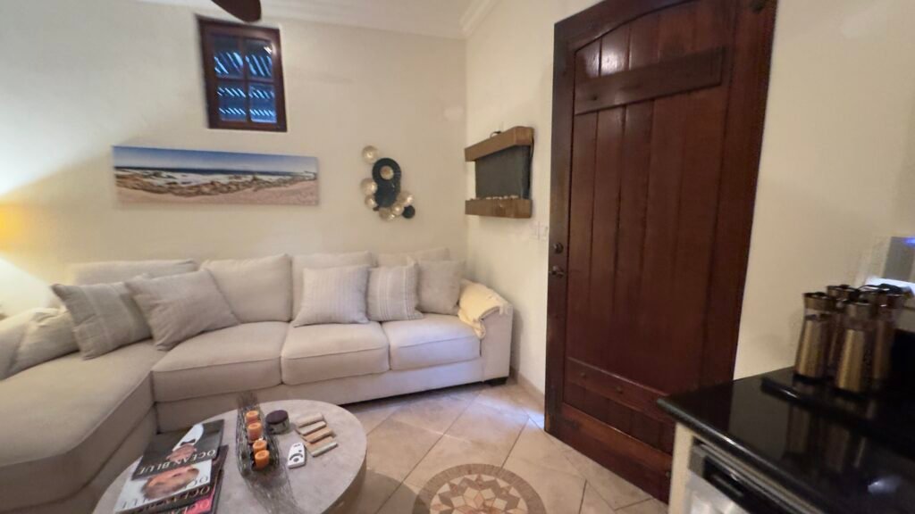 1B1CEAA7-01CC-4E23-BB1E-D30C0B193320