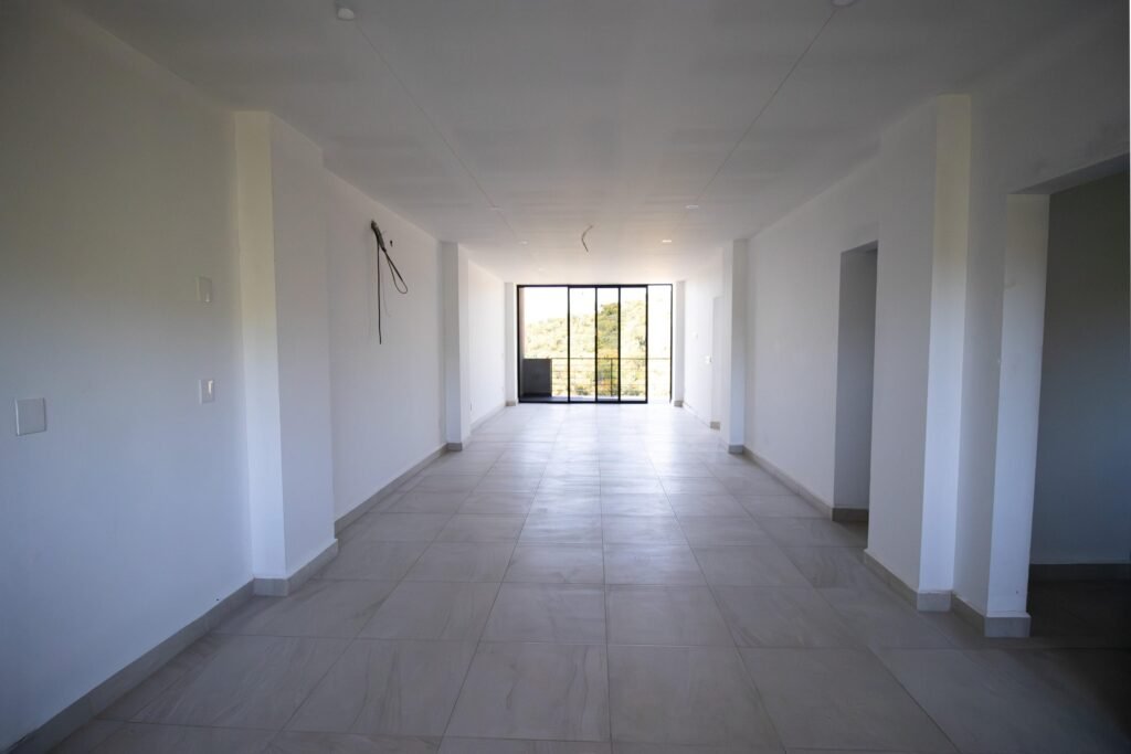 20251205004855644543000000-o