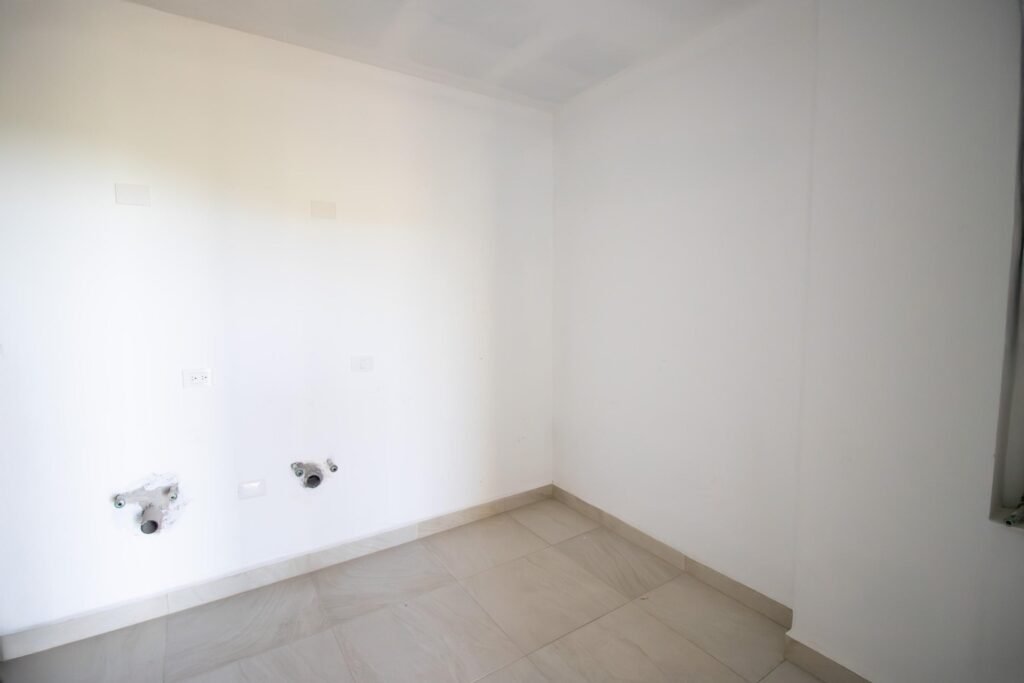 20251205004922766272000000-o