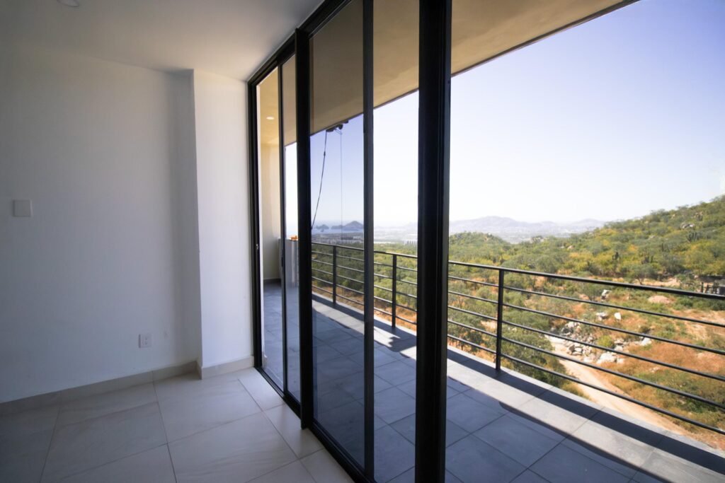 20251205004931532987000000-o