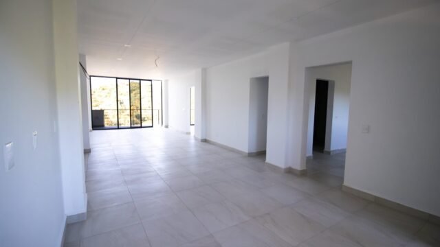 20251205004944213378000000-o