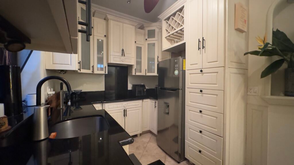 20C80A0A-897C-43FF-ACEE-C78B8CA6CCE0