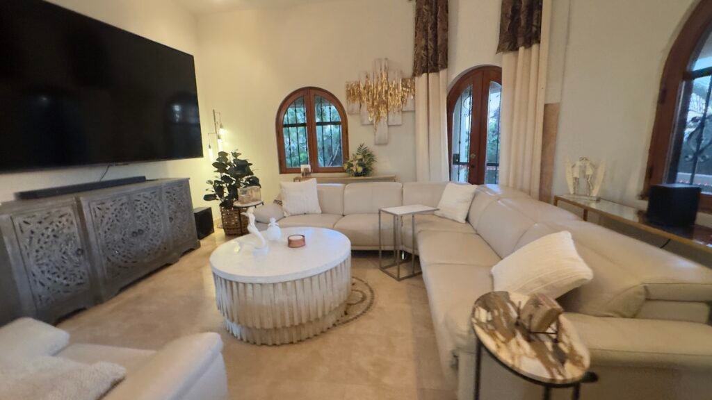 2CD15B4E-0B16-4E30-81A6-D74400439BAE