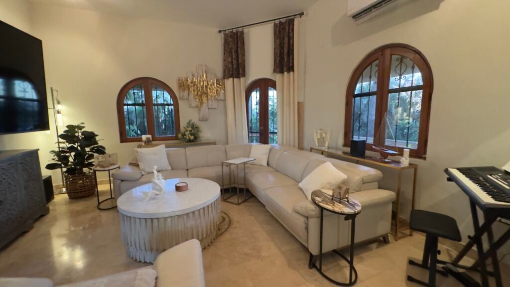 8A940886-CCC5-4F97-AB7B-5C61B8F43E0E