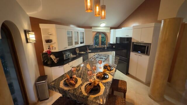 8C075B20-AEDB-4997-A36E-D902ACA8F8CE