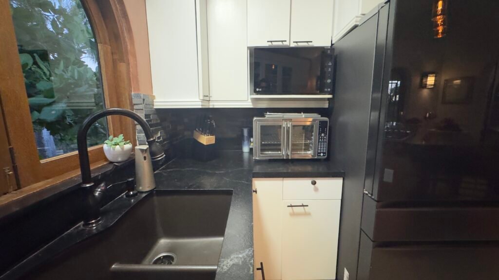 8EE1ECAA-5EE8-4FF9-9574-7A70A8FC433F