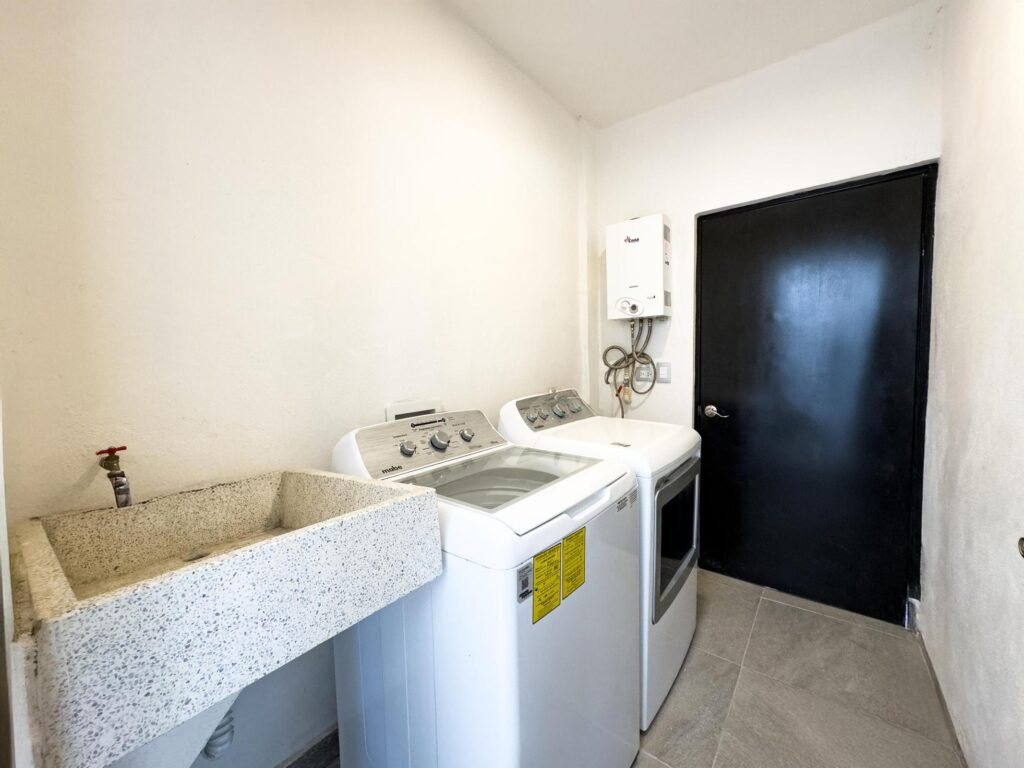 20250611192556254689000000-o