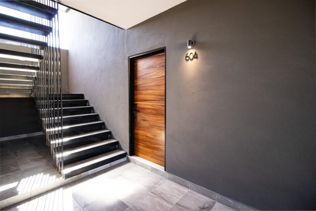 20251120233136138979000000-o