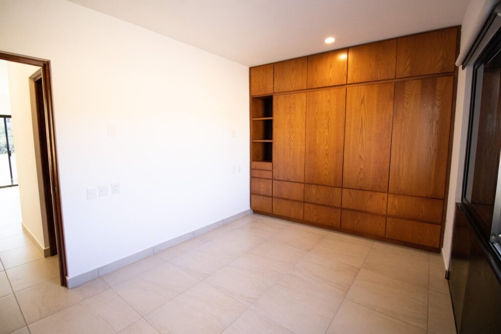 20251120233339687484000000-o