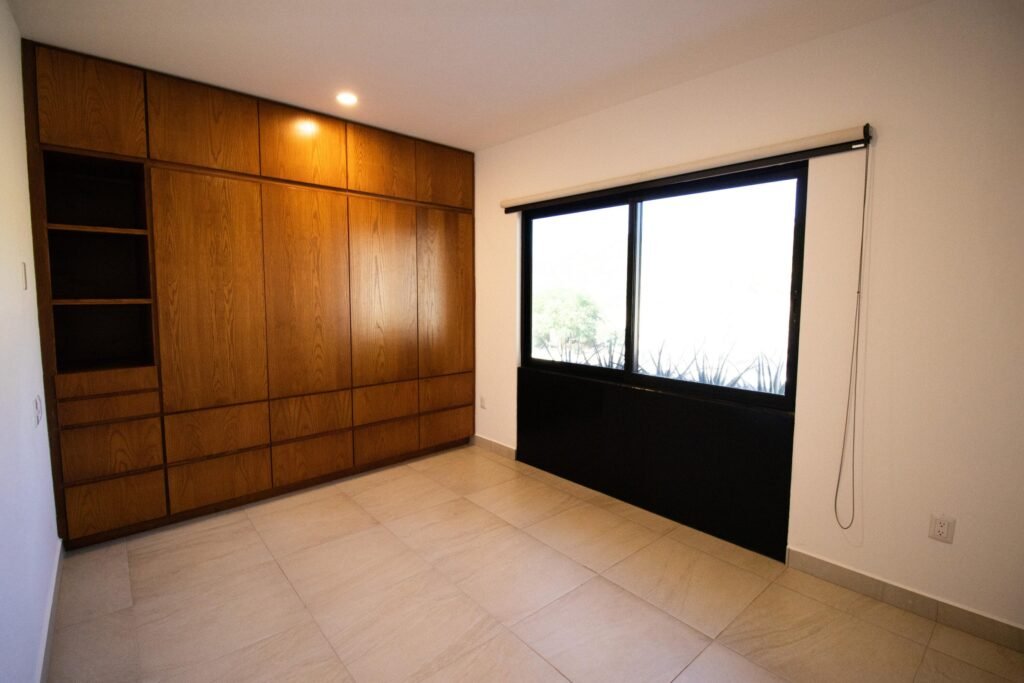 20251120233345061768000000-o