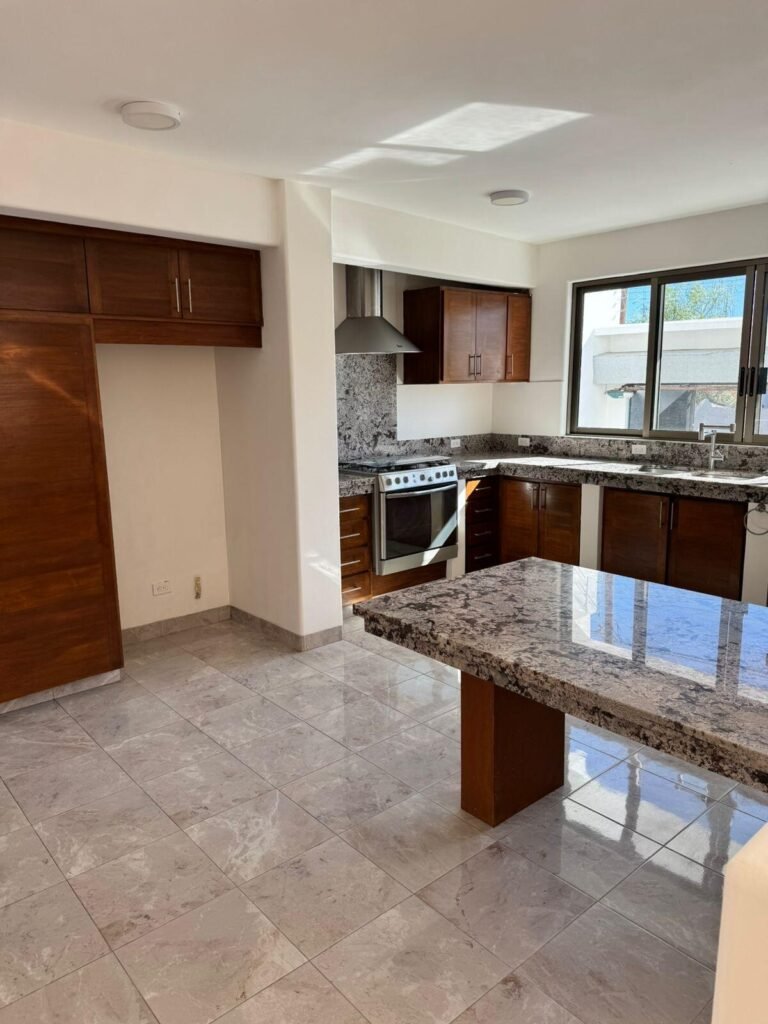 20251125183324666665000000-o