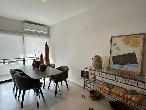 20251201195000945428000000-o