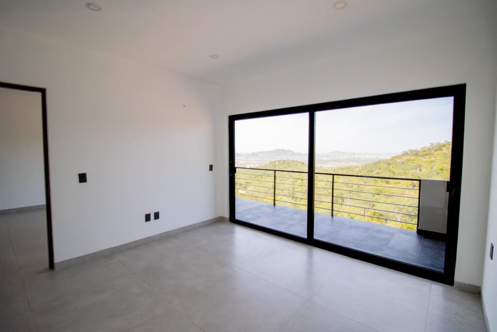 20251202153713883747000000-o