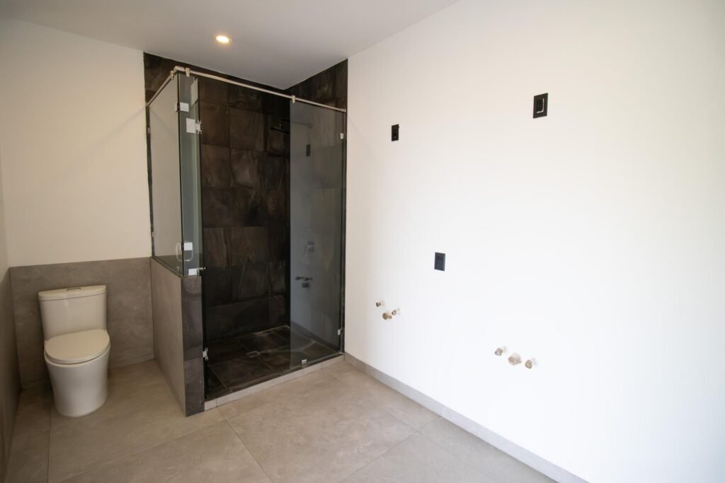 20251202153718648498000000-o