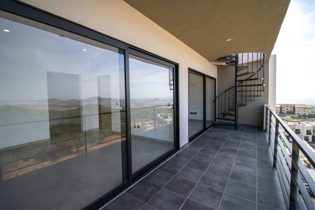 20251202153751156743000000-o